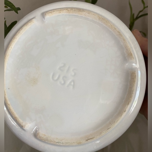 Vintage USA Rare Unique Pottery Covered Dish Leaf Design Gold Trim - Picture 12 of 16